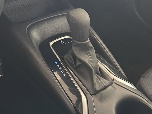 Used 2025 Toyota Corolla LE image 21