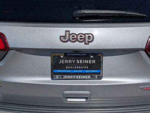 Used 2017 Jeep Grand Cherokee Trailhawk image 13