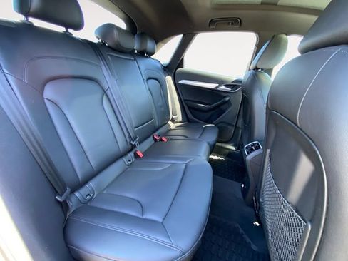 Used 2018 Audi Q3 2.0T Premium w/ Convenience Package AWD/4WD image 14