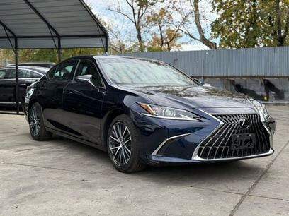 Used 2025 Lexus ES 300h w/ Premium Package
