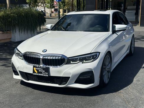 Used 2020 BMW 330i Sedan w/ M Sport Package RWD image 4