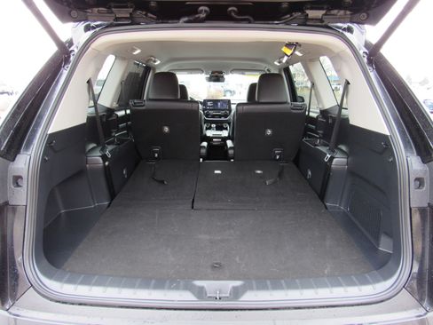 Used 2025 Toyota Grand Highlander AWD image 50