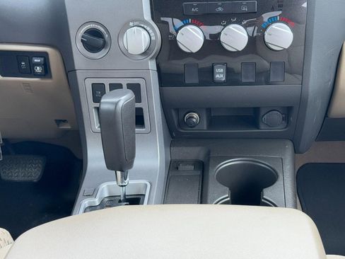 Used 2010 Toyota Tundra 4x4 Double Cab image 17