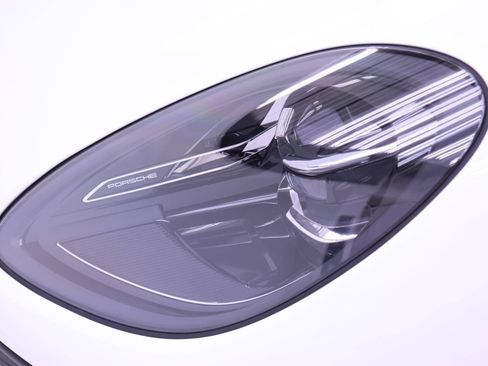 Used 2025 Porsche Macan image 22