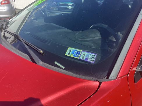 Used 2013 Dodge Avenger SE image 12