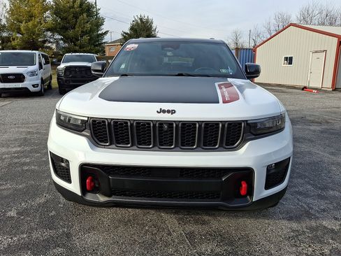 Used 2022 Jeep Grand Cherokee Trailhawk image 3