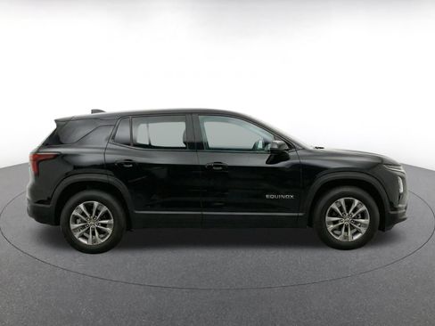 Used 2025 Chevrolet Equinox LT FWD image 8