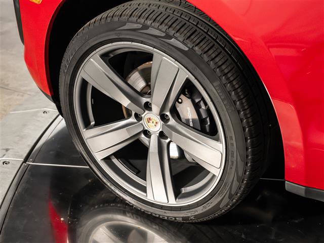 Used 2025 Porsche Macan Turbo AWD/4WD image 15
