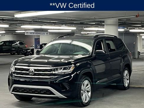 Certified 2023 Volkswagen Atlas SE image 3