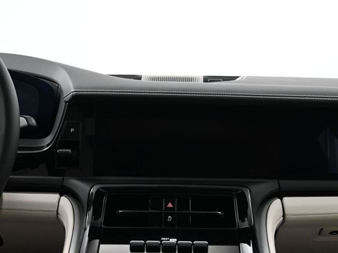 Certified 2026 Porsche Panamera image 11