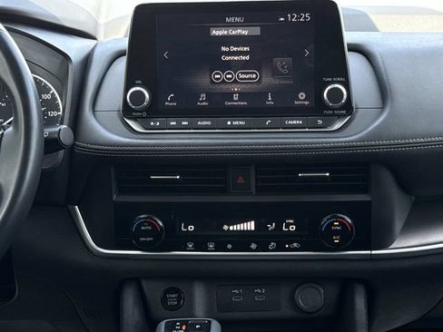 Used 2025 Nissan Rogue SV FWD image 15