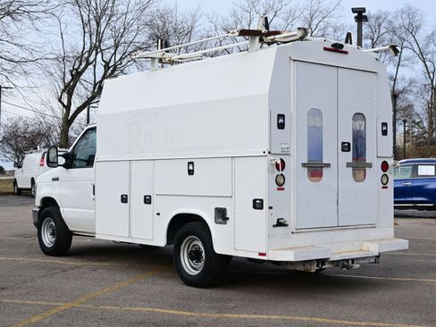 Used 2017 Ford E-350 and Econoline 350 Super Duty w/ Power Windows & Locks Group image 6