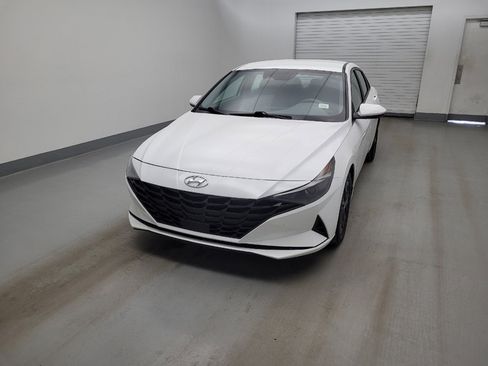 Used 2022 Hyundai Elantra SEL FWD image 15