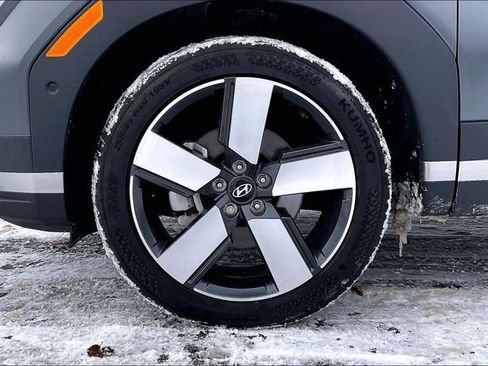 Used 2025 Hyundai Santa Fe Limited image 9