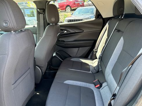 Used 2025 Chevrolet TrailBlazer LT w/ Convenience Package AWD/4WD image 24