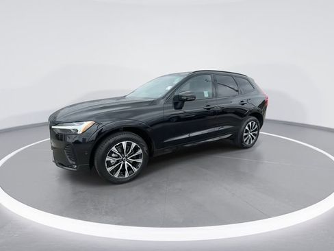 Used 2025 Volvo XC60 B5 Plus image 4