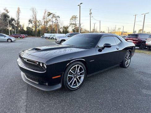 Used 2021 Dodge Challenger R/T w/ Plus Package image 7