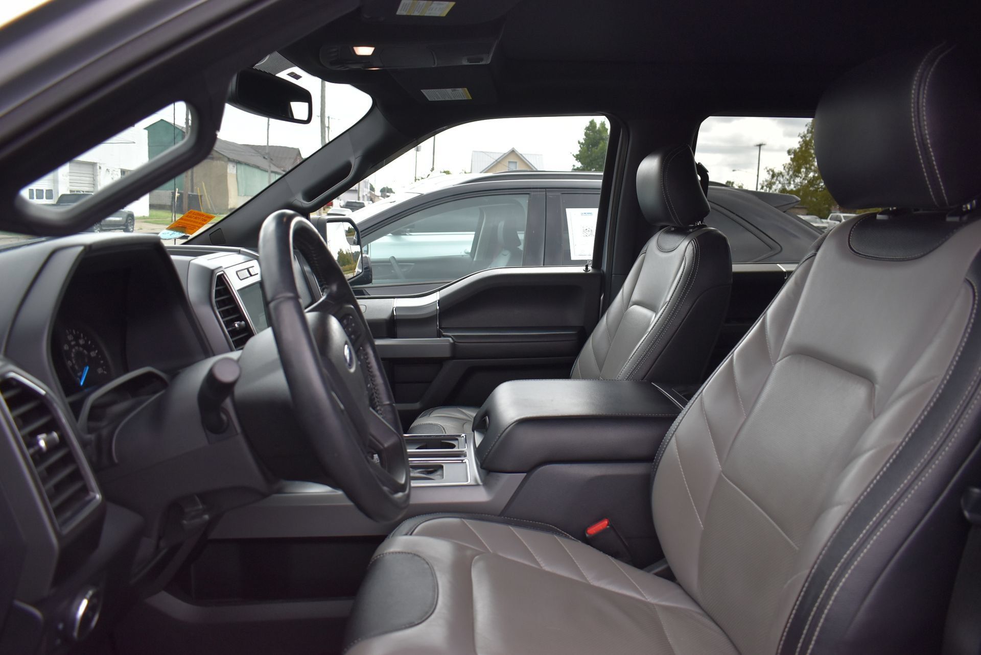 Used 2017 Ford F150 XLT w/ Equipment Group 302A Luxury AWD/4WD image 14