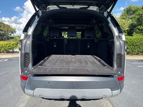 Used 2019 Land Rover Discovery SE AWD/4WD image 15
