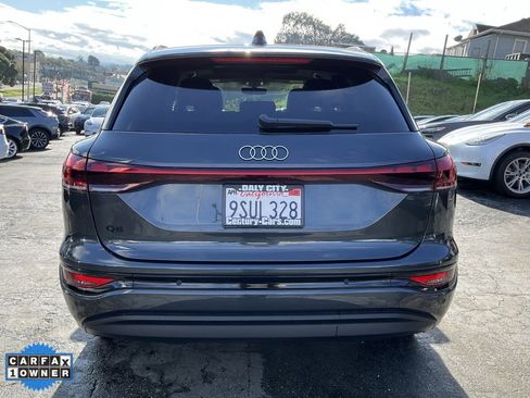 Used 2025 Audi Q6 e-tron Premium w/ Convenience Package image 4