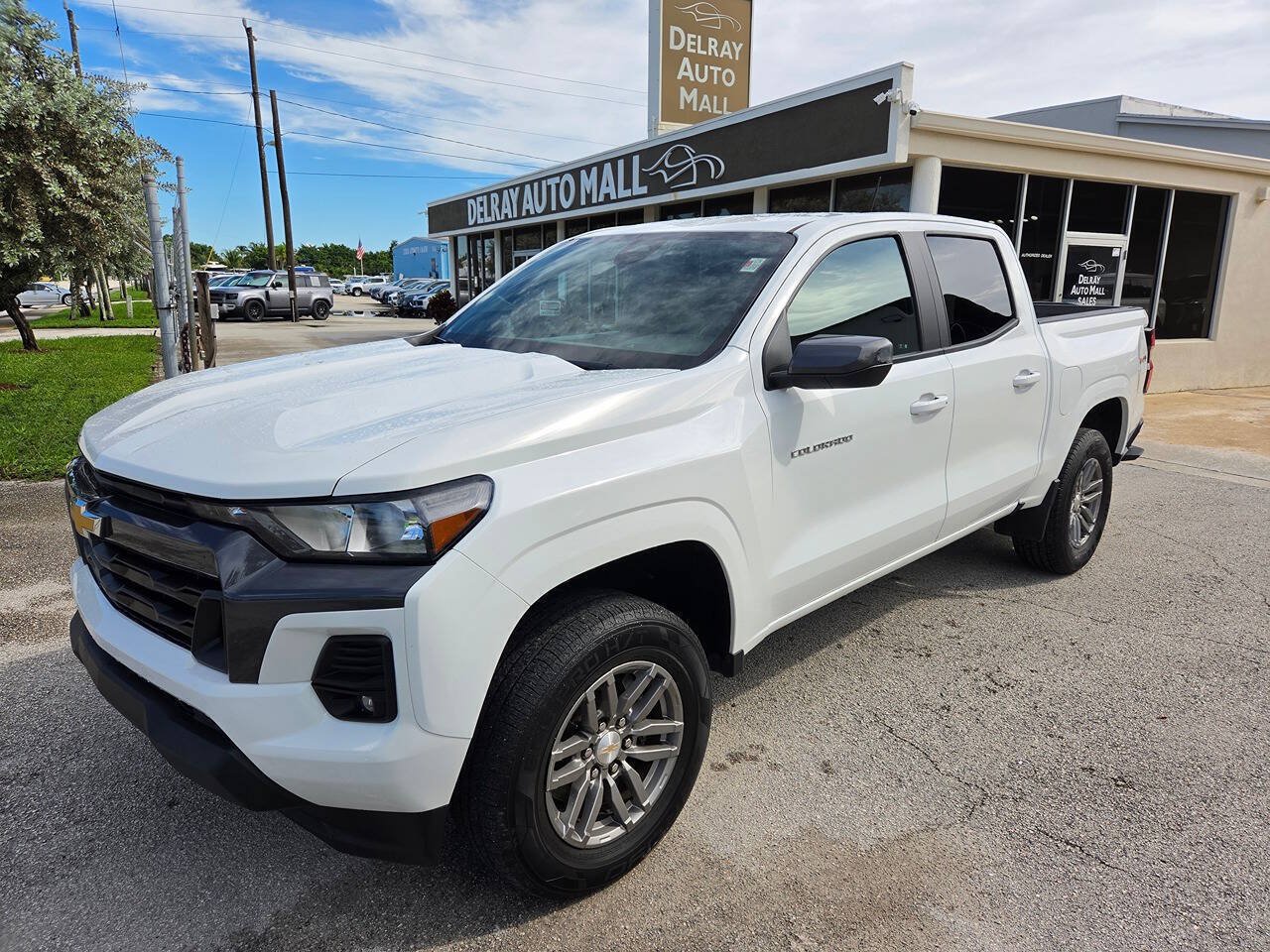 Used 2023 Chevrolet Colorado LT w/ LT Convenience Package AWD/4WD image 1