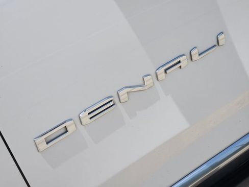 Used 2023 GMC Yukon Denali w/ LPO, Floor Liner Package AWD/4WD image 12