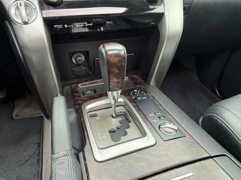 Used 2015 Toyota Land Cruiser image 22