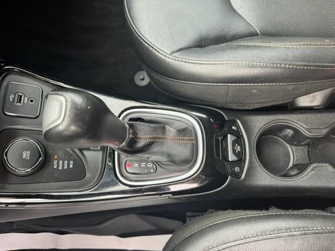 Used 2018 Jeep Compass Limited w/ Navigation Group AWD/4WD image 21
