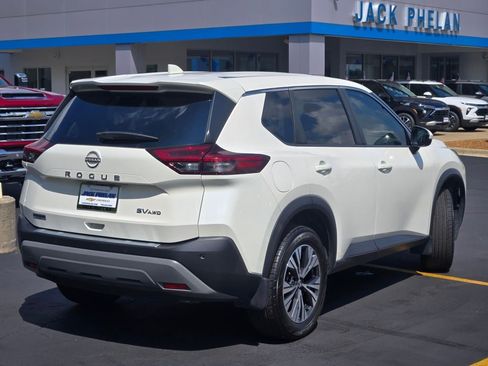 Used 2023 Nissan Rogue SV AWD/4WD image 11