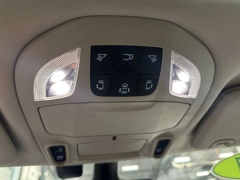 Used 2017 Chrysler Pacifica Limited FWD image 16