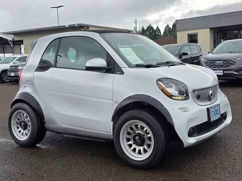 Used 2018 smart fortwo electric drive image 24