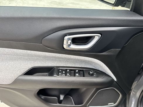 Used 2023 Jeep Compass Latitude w/ Sun and Sound Group image 41