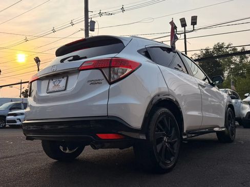 Used 2022 Honda HR-V Sport image 9