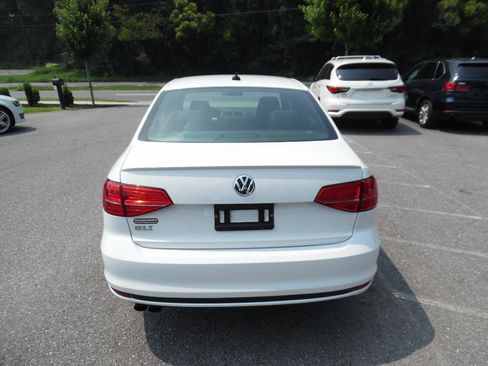 Used 2015 Volkswagen Jetta GLI SE FWD image 5