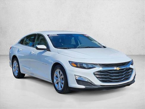 Used 2025 Chevrolet Malibu LT FWD image 3