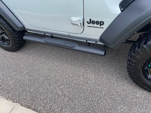 Used 2022 Jeep Wrangler Sport AWD/4WD image 5