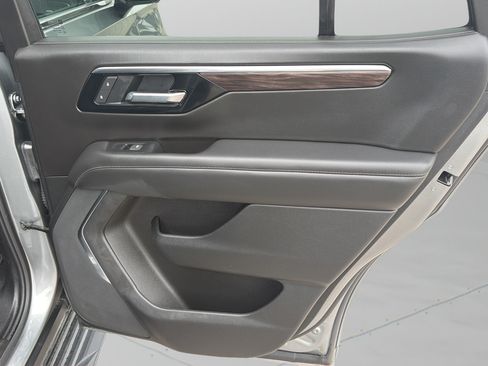 Used 2025 Chevrolet Tahoe LT RWD image 12