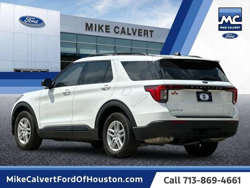 Used 2026 Ford Explorer Active RWD image 3