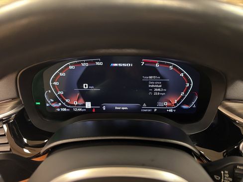 Used 2020 BMW M550i xDrive M550i xDrive w/ Executive Package image 26