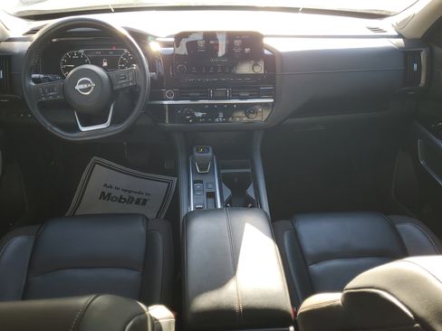 Used 2022 Nissan Pathfinder SL w/ SL Premium Package image 15