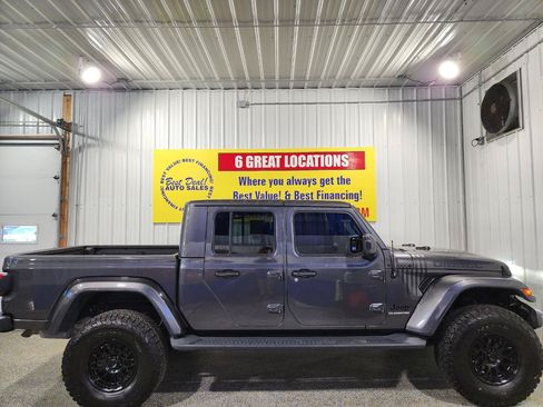 Used 2021 Jeep Gladiator Overland AWD/4WD image 9