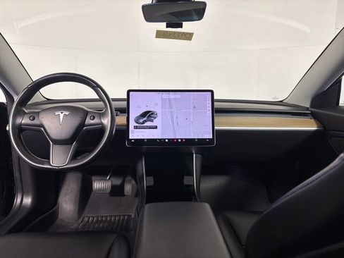 Used 2018 Tesla Model 3 Long Range image 15
