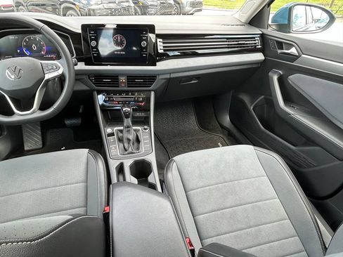 Used 2026 Volkswagen Jetta SE w/ Black Wheel Package FWD image 11