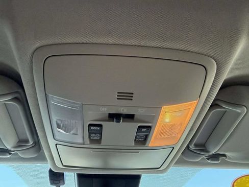Used 2017 Toyota RAV4 XLE AWD/4WD image 27