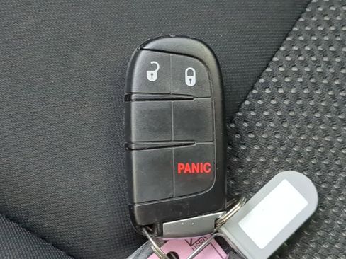 Used 2016 Jeep Grand Cherokee Laredo 75th Anniversary image 32