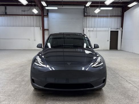 Used 2021 Tesla Model Y Long Range image 19