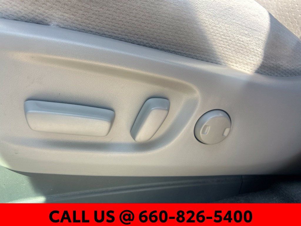 Used 2017 Toyota Sienna LE FWD image 11