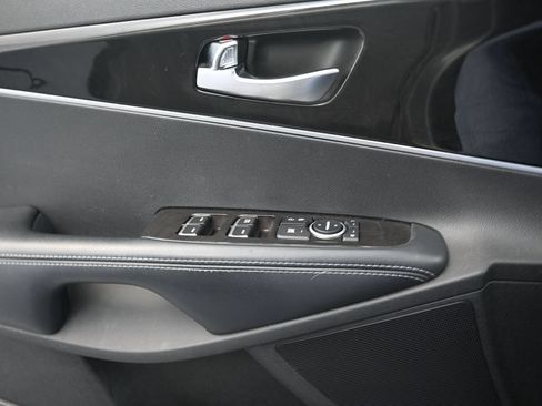 Used 2017 Kia Sorento FWD image 14