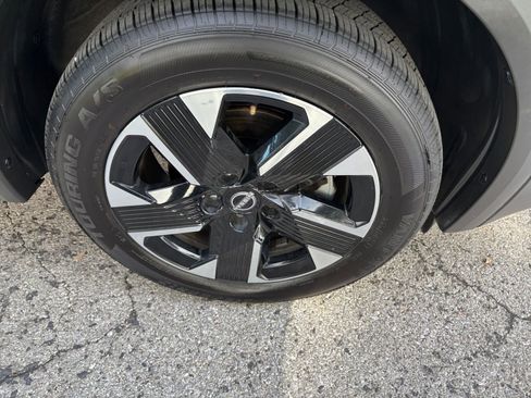 Used 2025 Nissan Kicks SV image 23