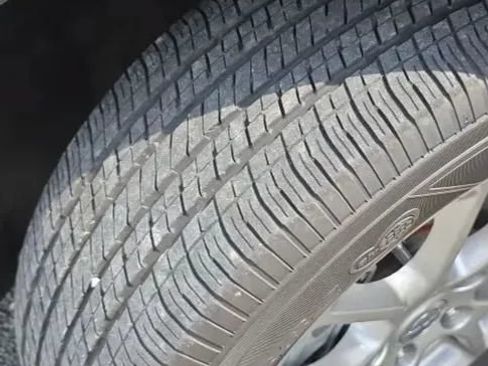 Used 2023 Chrysler Pacifica Touring-L FWD image 52